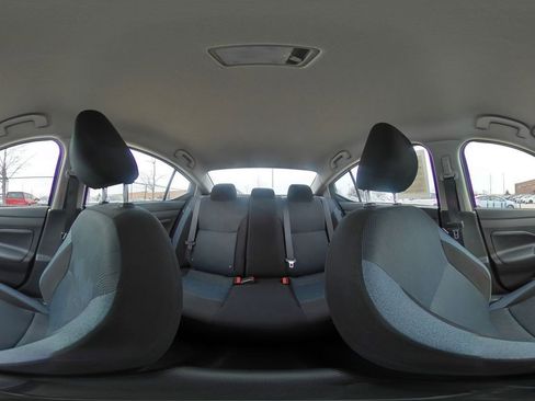 Used 2025 Nissan Versa SV image 41
