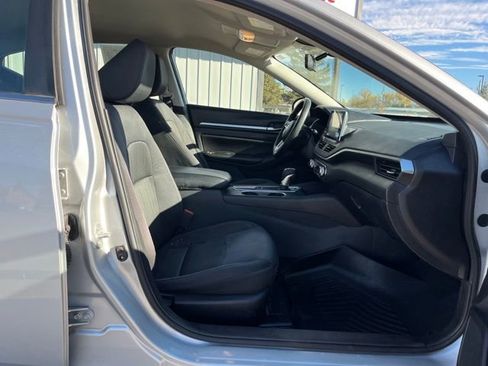 Used 2022 Nissan Altima 2.5 SV FWD image 33