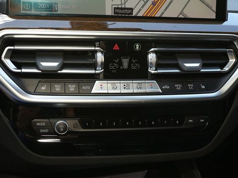 Used 2024 BMW X4 xDrive30i image 11