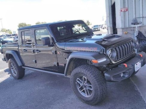 Used 2026 Jeep Gladiator Mojave image 4