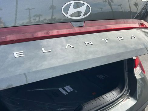 Used 2026 Hyundai Elantra SE FWD image 28