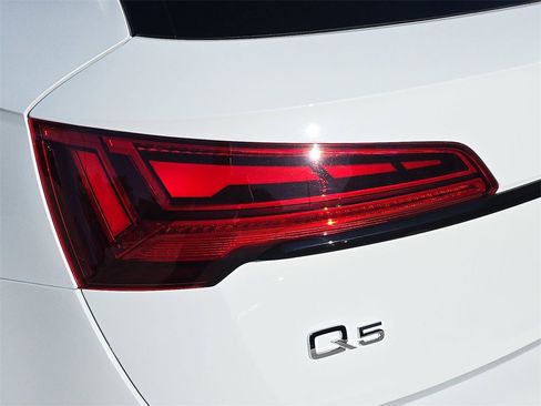 Certified 2023 Audi Q5 e Premium Plus w/ Premium Plus Package image 34