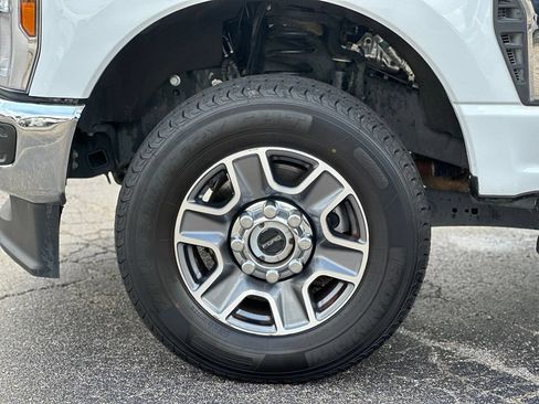 Certified 2025 Ford F250 XLT AWD/4WD image 27