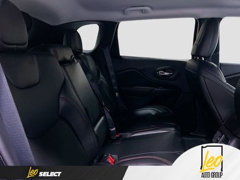 Used 2020 Jeep Cherokee Trailhawk w/ Cold Weather Group image 26