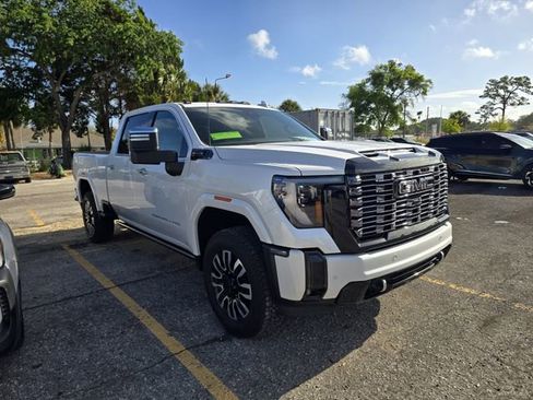 Used 2025 GMC Sierra 2500 Denali Ultimate image 7