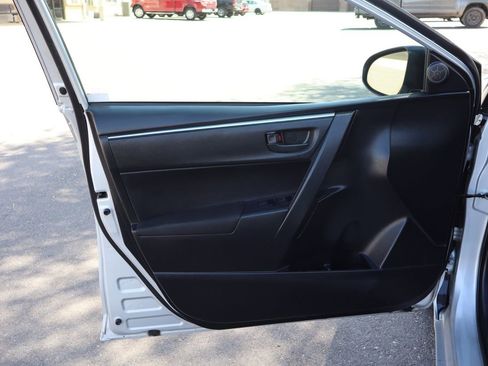 Used 2016 Toyota Corolla L image 23