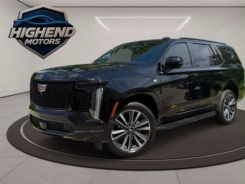 Used 2025 Cadillac Escalade Sport w/ LPO, Floor Liner Package AWD/4WD image 2