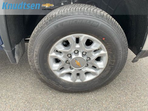 New 2026 Chevrolet Silverado 2500 LT w/ All Star Edition AWD/4WD image 9