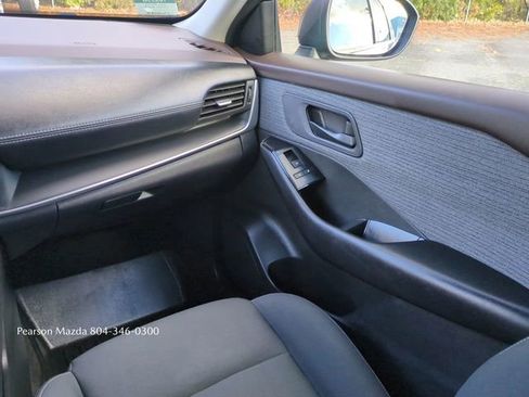 Used 2023 Nissan Rogue S image 18