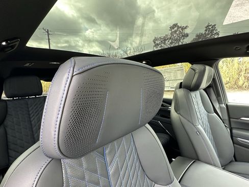 New 2025 Cadillac Escalade IQ Sport 1 w/ LPO, ONYX Package image 19