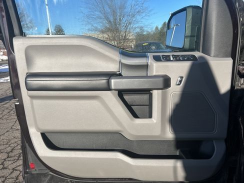 Used 2018 Ford F150 XLT w/ XTR Package image 13