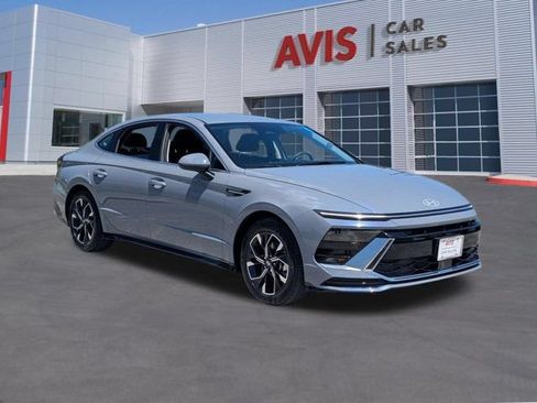 Used 2025 Hyundai Sonata SEL FWD image 3