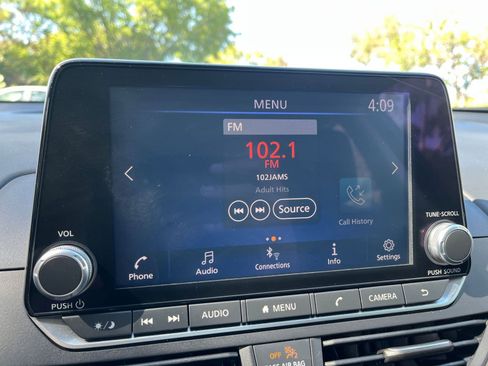 Used 2025 Nissan Altima 2.5 SV FWD image 20