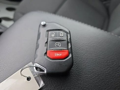 Used 2021 Jeep Wrangler Unlimited Sahara image 30