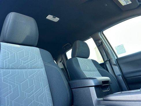 Used 2022 Toyota Tacoma TRD Off-Road image 16