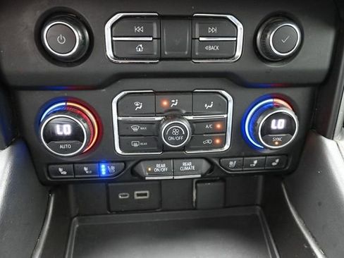 Used 2021 Chevrolet Tahoe Premier AWD/4WD image 47