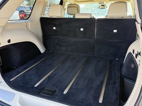 Used 2017 Jeep Grand Cherokee Limited image 32