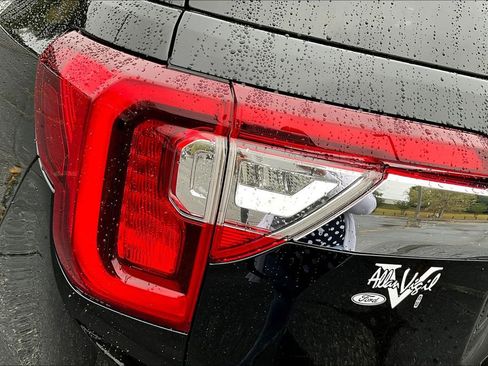 Used 2021 GMC Acadia Denali w/ Denali Technology Package image 30