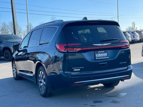 Used 2023 Chrysler Pacifica Pinnacle image 5