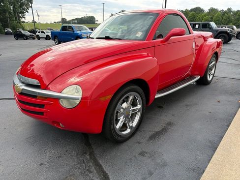 Used 2004 Chevrolet SSR w/ Preferred Equipment Group RWD image 59