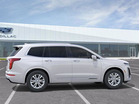 New 2025 Cadillac XT6 Luxury image 6