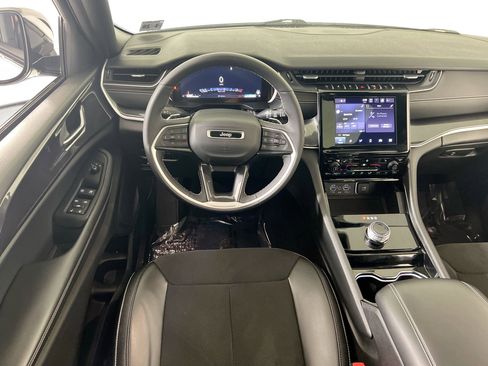 Used 2023 Jeep Grand Cherokee Altitude image 21