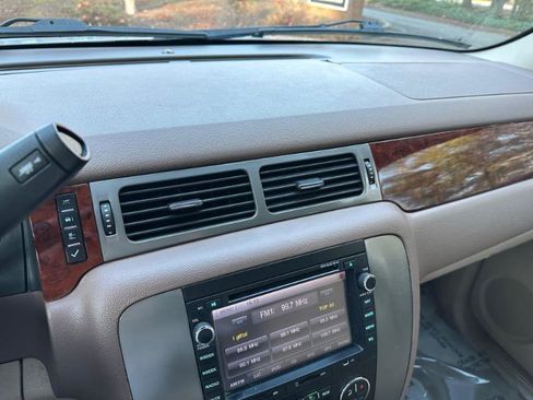 Used 2012 GMC Yukon SLT w/ SLT-2 Equipment Package image 29