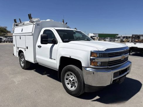 Used 2017 Chevrolet Silverado 3500 W/T RWD image 2