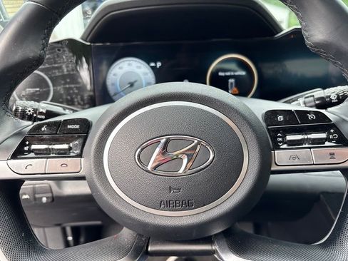Used 2023 Hyundai Elantra Limited w/ Preferred Accessory Package FWD image 14