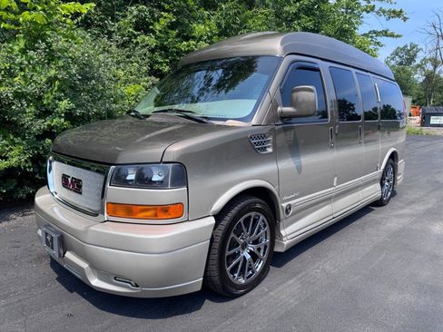 Used 2014 GMC Savana 1500 RWD image 2