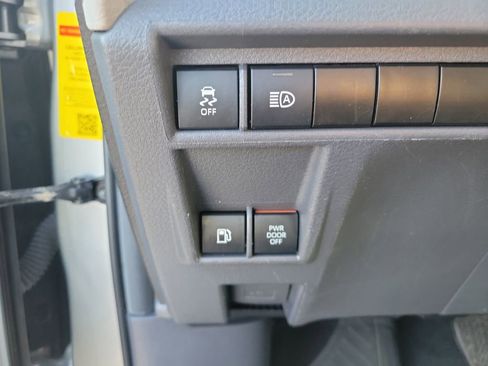 Used 2024 Toyota Sienna XLE image 31