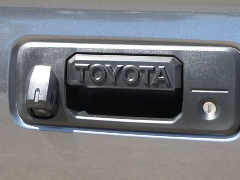 Used 2016 Toyota Tacoma TRD Off-Road w/ Towing Package RWD image 44
