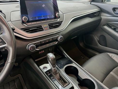 Used 2024 Nissan Altima 2.5 SR AWD/4WD image 25