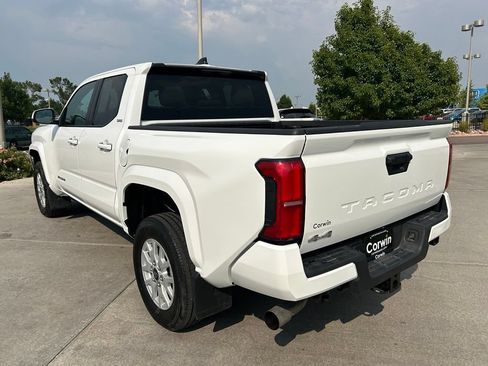 Used 2025 Toyota Tacoma SR5 AWD/4WD image 5