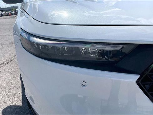 Certified 2023 Honda Accord Touring image 32
