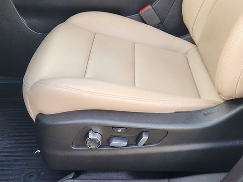 Used 2024 Cadillac XT4 Premium Luxury image 23