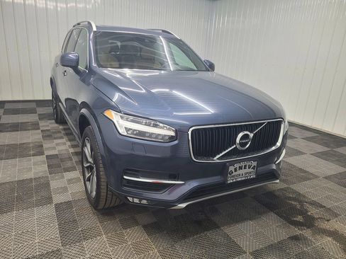 Used 2018 Volvo XC90 T5 Momentum w/ Momentum Plus Package AWD/4WD image 5