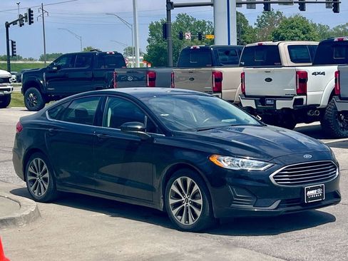 Used 2019 Ford Fusion SE AWD/4WD image 7