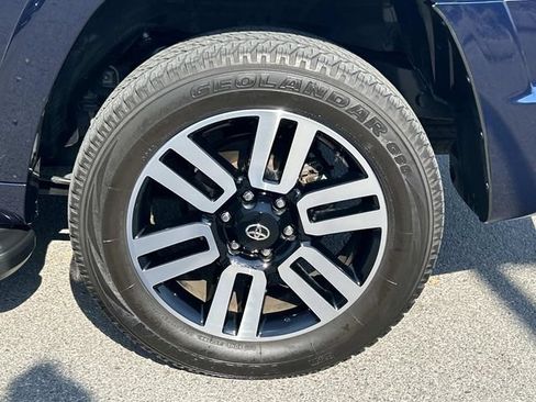 Used 2024 Toyota 4Runner Limited AWD/4WD image 13