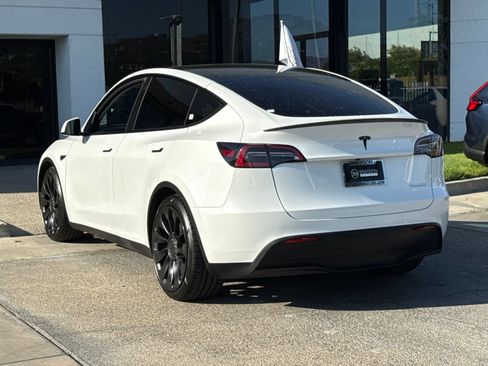 Used 2022 Tesla Model Y Performance AWD/4WD image 10