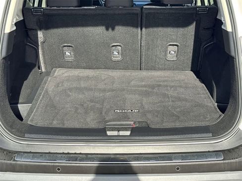 Used 2023 Nissan Rogue SV image 30