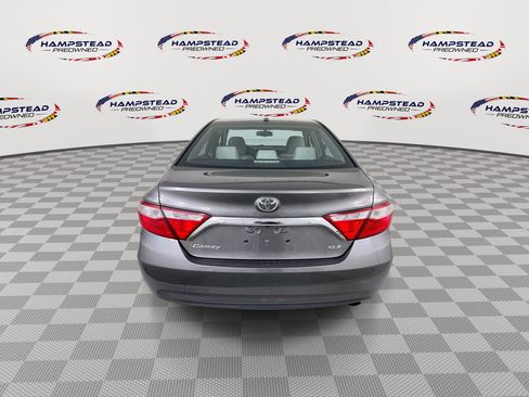 Used 2017 Toyota Camry XLE w/ Moonroof Package FWD image 7