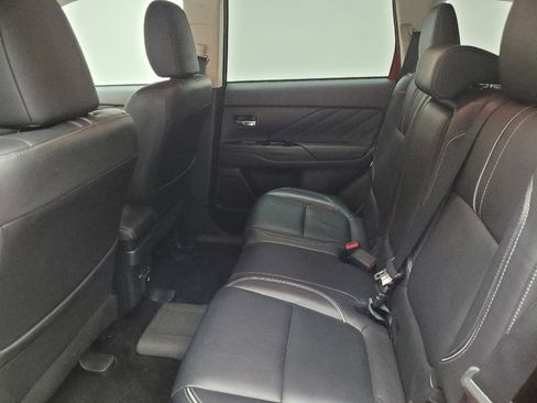 Used 2018 Mitsubishi Outlander GT AWD/4WD image 18