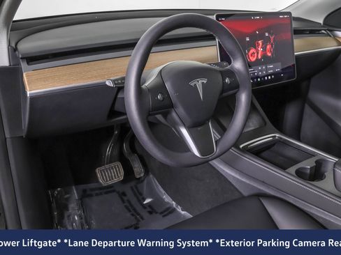 Used 2024 Tesla Model Y Long Range image 4