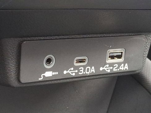 Certified 2025 Subaru Forester Limited image 25