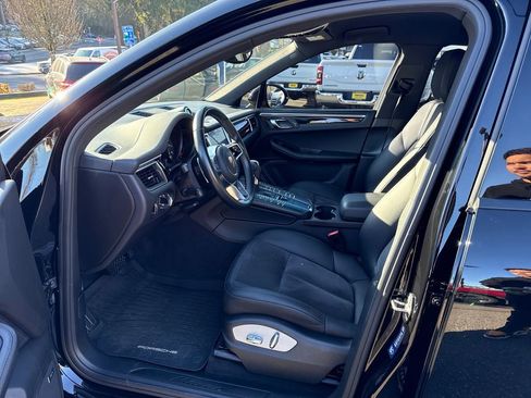 Used 2018 Porsche Macan image 15