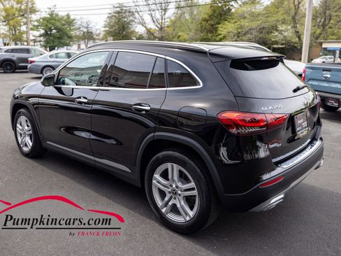 Used 2023 Mercedes-Benz GLA 250 4MATIC w/ Premium Package image 4