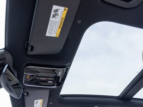 Used 2025 Mercedes-Benz GLC 350e 4MATIC image 30