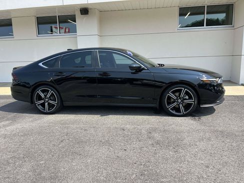 Used 2024 Honda Accord Sport image 2