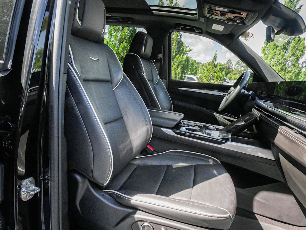 Used 2025 Cadillac Escalade ESV Sport w/ Touring Package AWD/4WD image 34